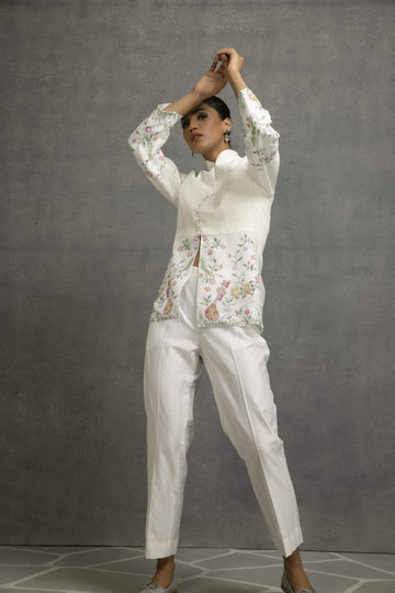 Co-ord Set With Applique Work Highlighted With Hand Embroidery