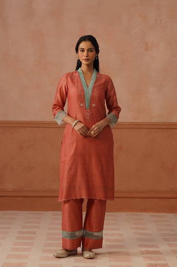 Shafaq – Peach Chanderi Kurta Set with Organza Dupatta