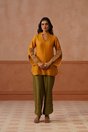Sarson – Mustard Chanderi Kurta Set with Green Dupatta