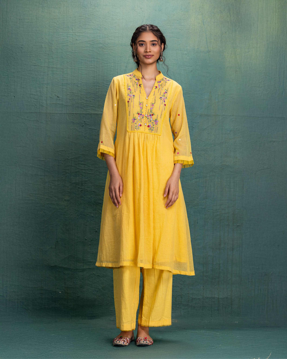 Women mahendi rayon Multi Embroidery Thread Work Co-Ords Set